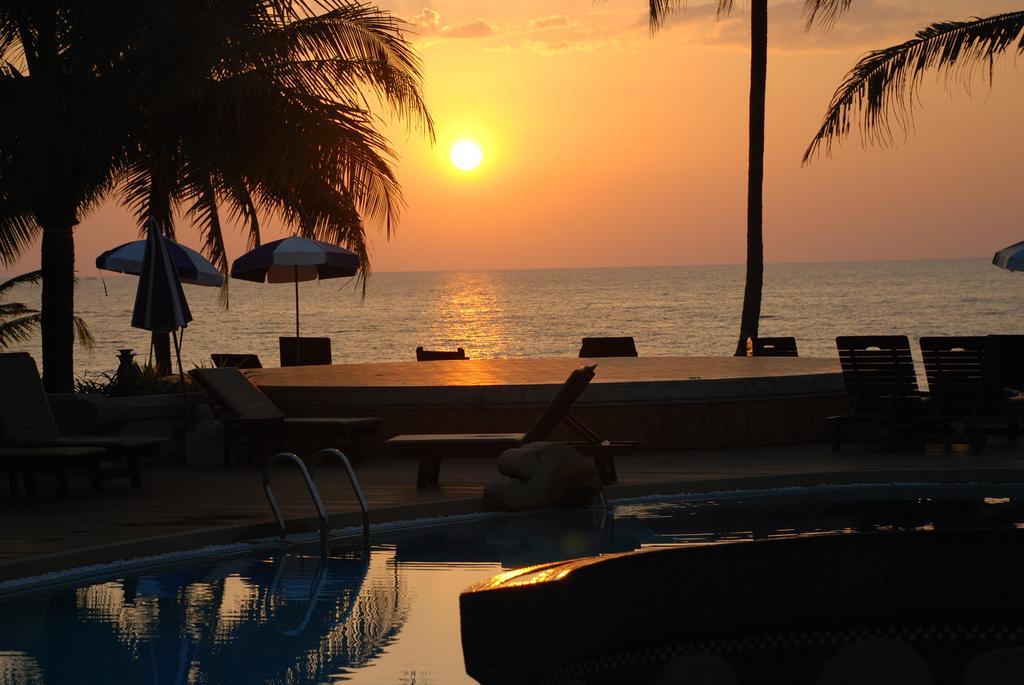 Khaolak Bayfront Resort Takuapa Экстерьер фото
